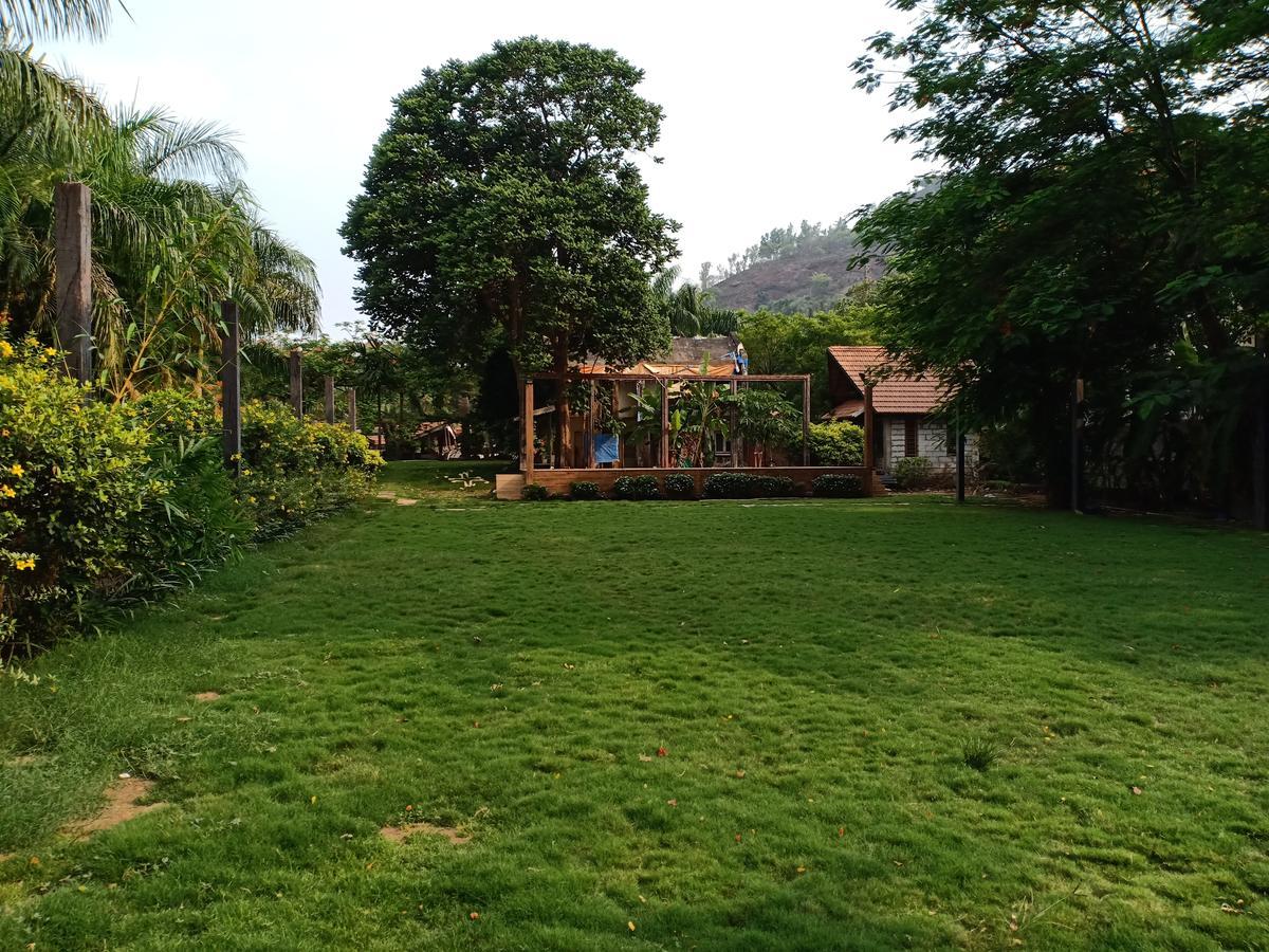 Mystica Resort 罗纳瓦拉 外观 照片