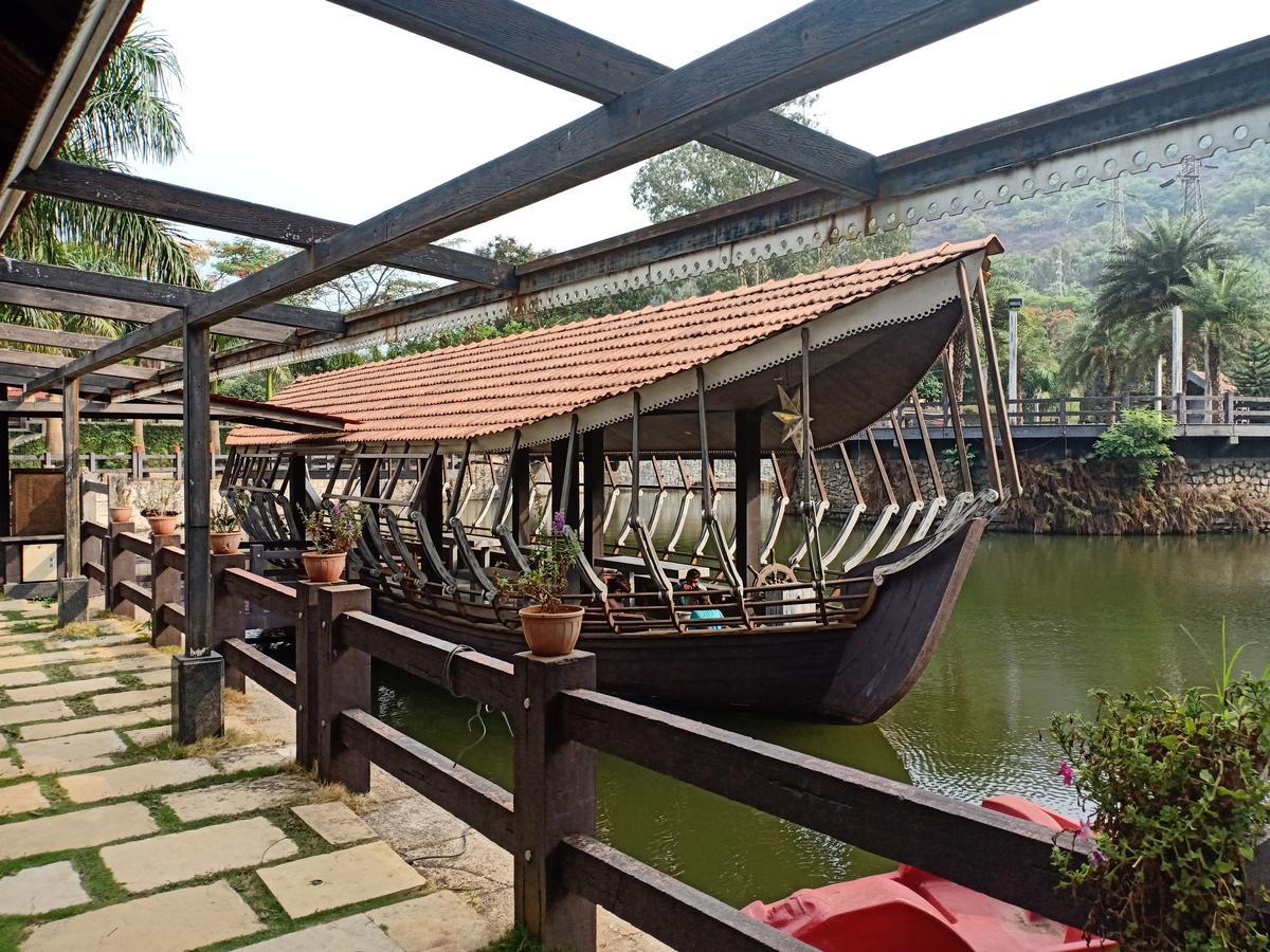 Mystica Resort 罗纳瓦拉 外观 照片